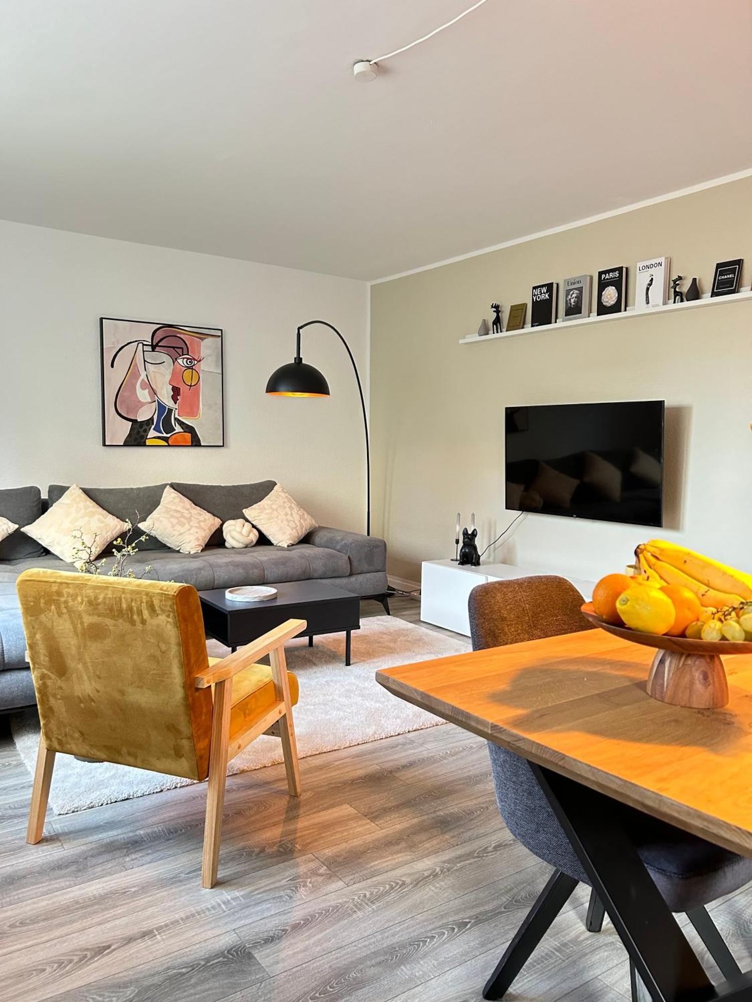 Modernes Designer-Apartment Fuer 7 Gaeste - 80Qm In Zentraler Lage, Self-Check-In Καρλσρούη Εξωτερικό φωτογραφία